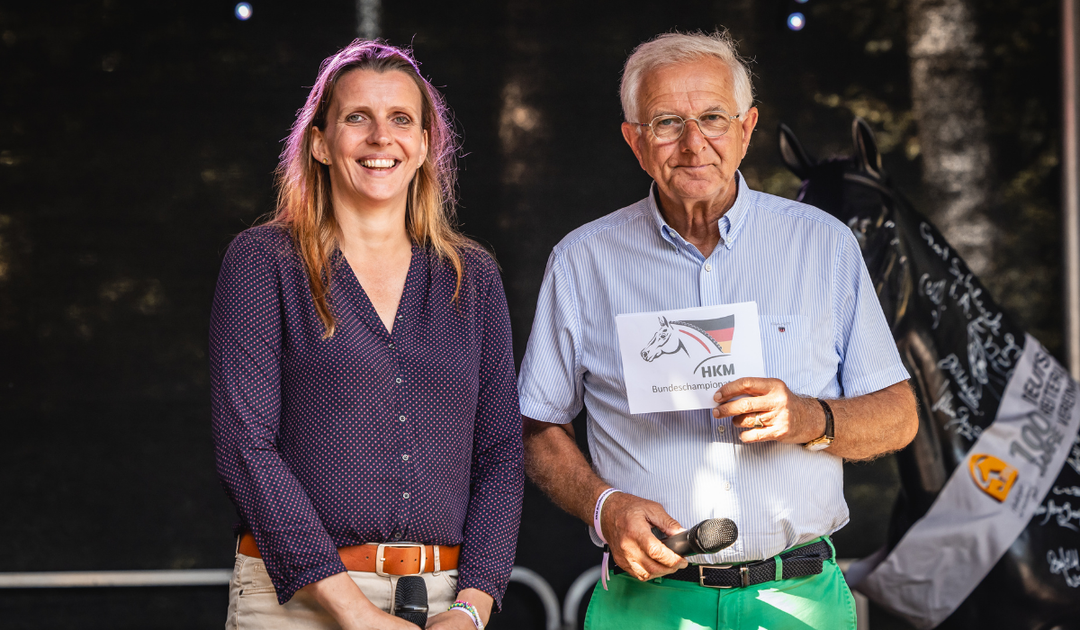 Veterinarian Karoline von Bassewitz in conversation with Christoph Hess